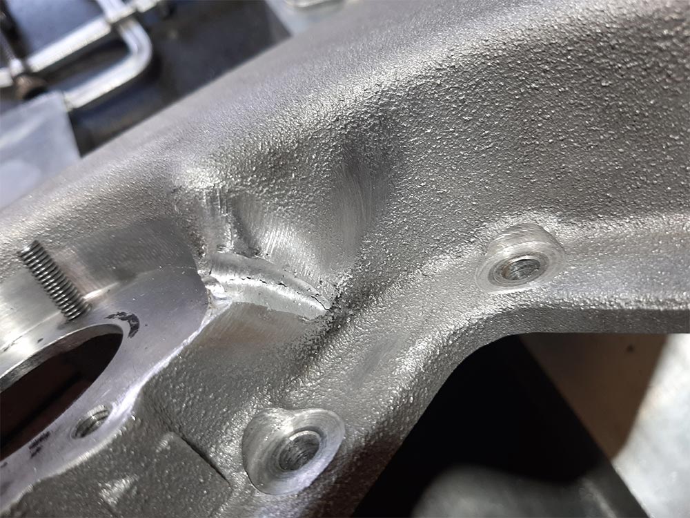 Schweißreparatur an einem Metallbauteil mit sauber ausgeführter Schweißnaht durch Schlosserei Knopfhart