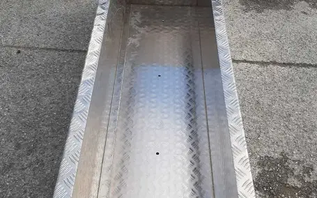 Maßgefertigte Aluminiumwanne von Schlosserei Knopfhart