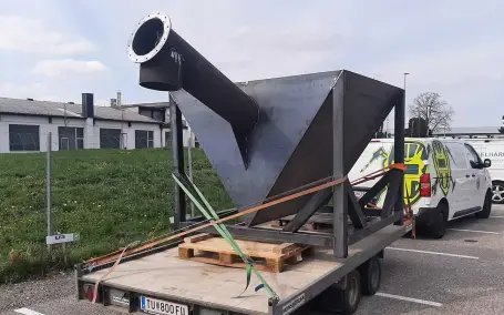 Maßgefertigter Metalltrichter von Schlosserei Knopfhart